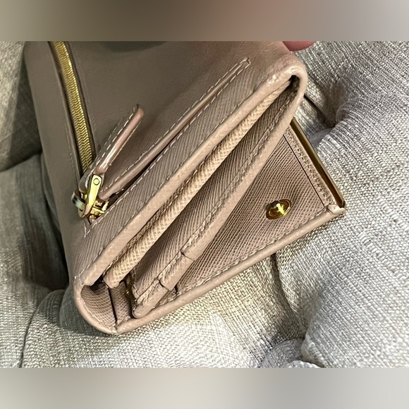 PRADA Saffiano Metal Bar Continental Flap Wallet Argila - Picture 7 of 16